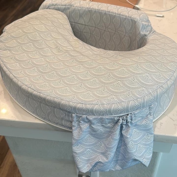 My Brest Friend - Nursing pillow - Picture 1 of 3